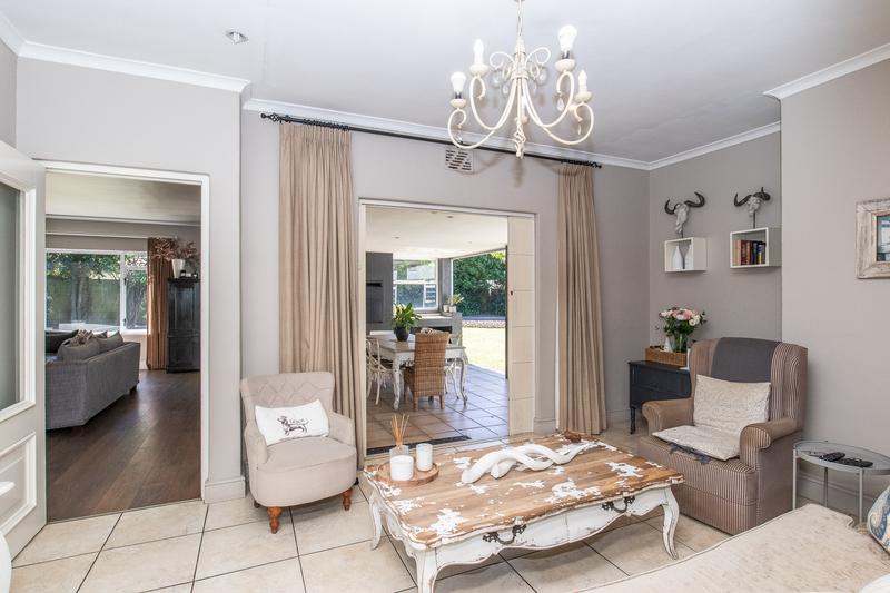 4 Bedroom Property for Sale in Constantia Western Cape